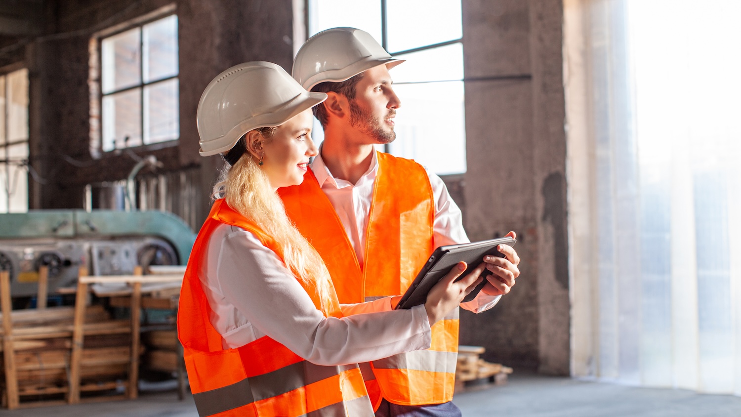 image of construction professionals on site for CIOBJobs story